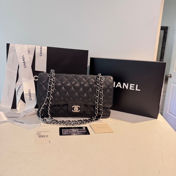 CHANEL - Classic Medium Flap, Caviar Black Leather, Silver Hardware, Full Set - Picture 4 of 16